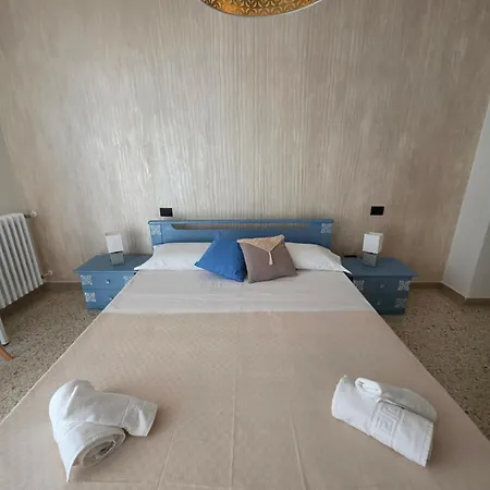 Casa A Pennello - Dove L'arte Incontra L'ospitalita לינה וארוחת בוקר 3*